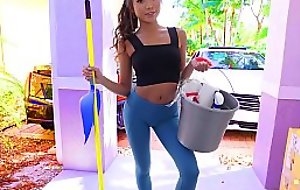 Hot asian legal age teenager maid comes for some cleaning
