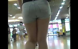 Teen's booty involving tight denim shorts