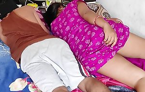 Faat Gyi Mumma Ki Burr, Desi Boy Share Moulding With Step Mumma In Dirty Hindi Audio