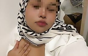 Hijabi tolerant blow dildo