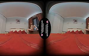 Solo model atisha is masturbating forth her bed forth vr