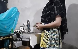 Well done Muslim Unladylike Gets Ass Fucked By Tailor, indian darji ne gaand mari