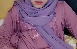 crossdress hijab solo