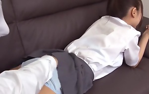 Japanese schoolgirl do not notice even if she was inserted 01