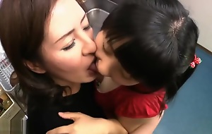 japaneses stepmom and daughter lesbian