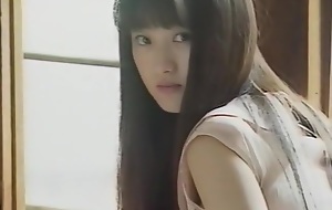 Seductive gravure video of Chiasa Aonuma who looks innocent yet very well done in this video.