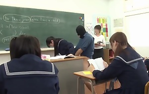 Invisible Men VS Japanese Academy